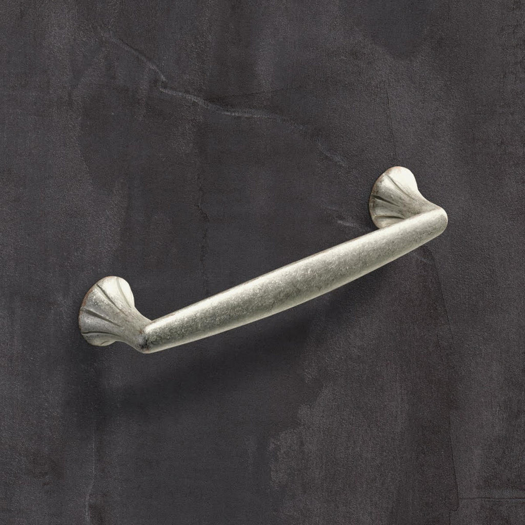 Handle Salacia, Hole Spacing 128, L 151, Antique Pewter Effect