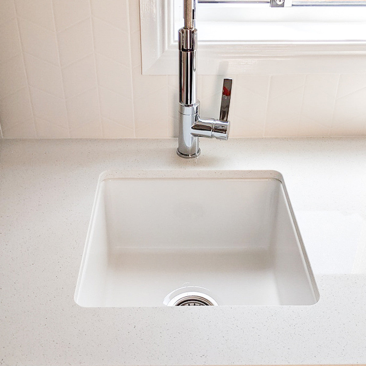 Cuisine 46 Single Bowl Sink, White Main image