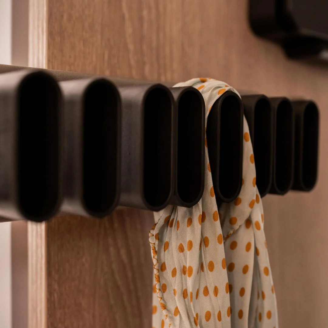 Conero Belt & Tie Rack, Black Finish