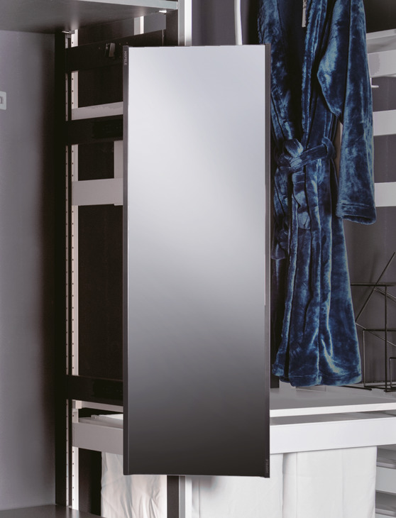 Extendable Wardrobe Mirror – 180° Swivel, Black Aluminum